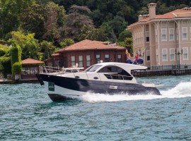 YACHT1